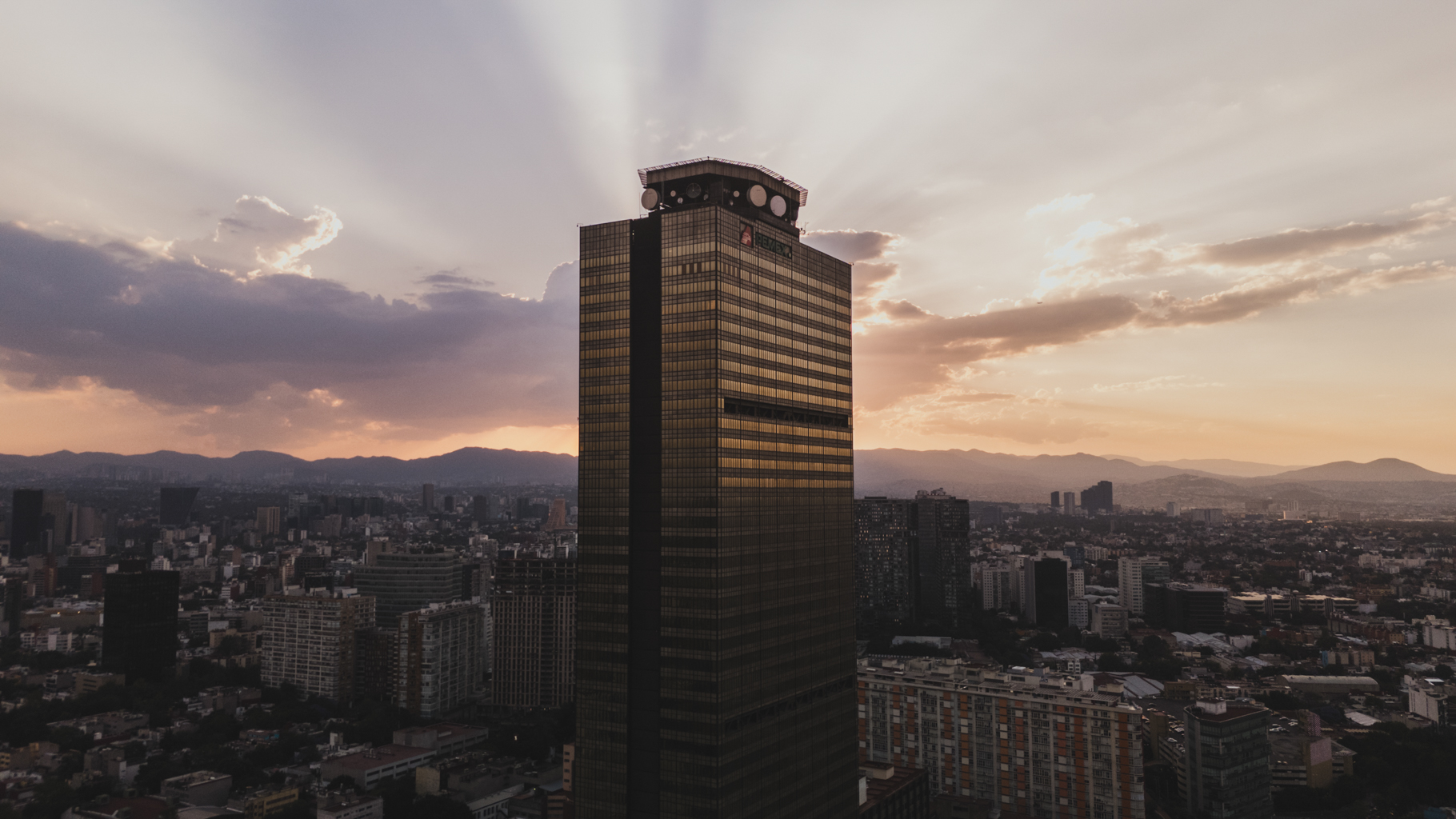 Foto de sala de control Impact Oil & Gas